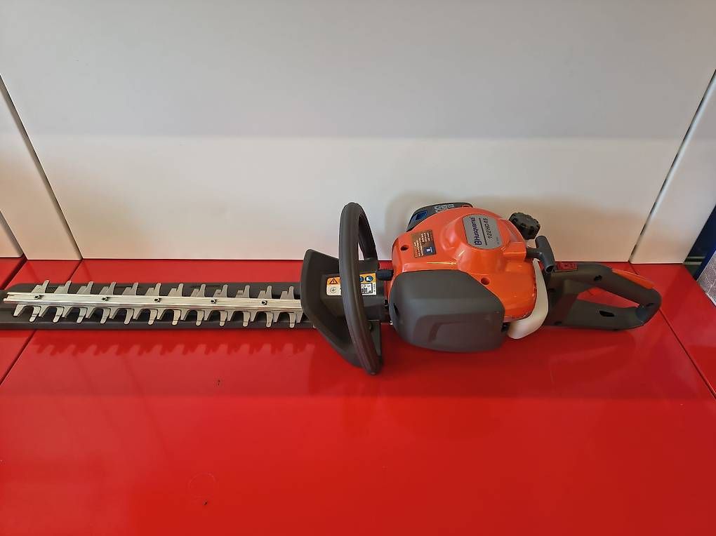 Tutte le macchine: Husqvarna Benzin Heckenschere 122HD45 – Nuovo (secondo la descrizione) da Seedorf UR venduto da Santa09