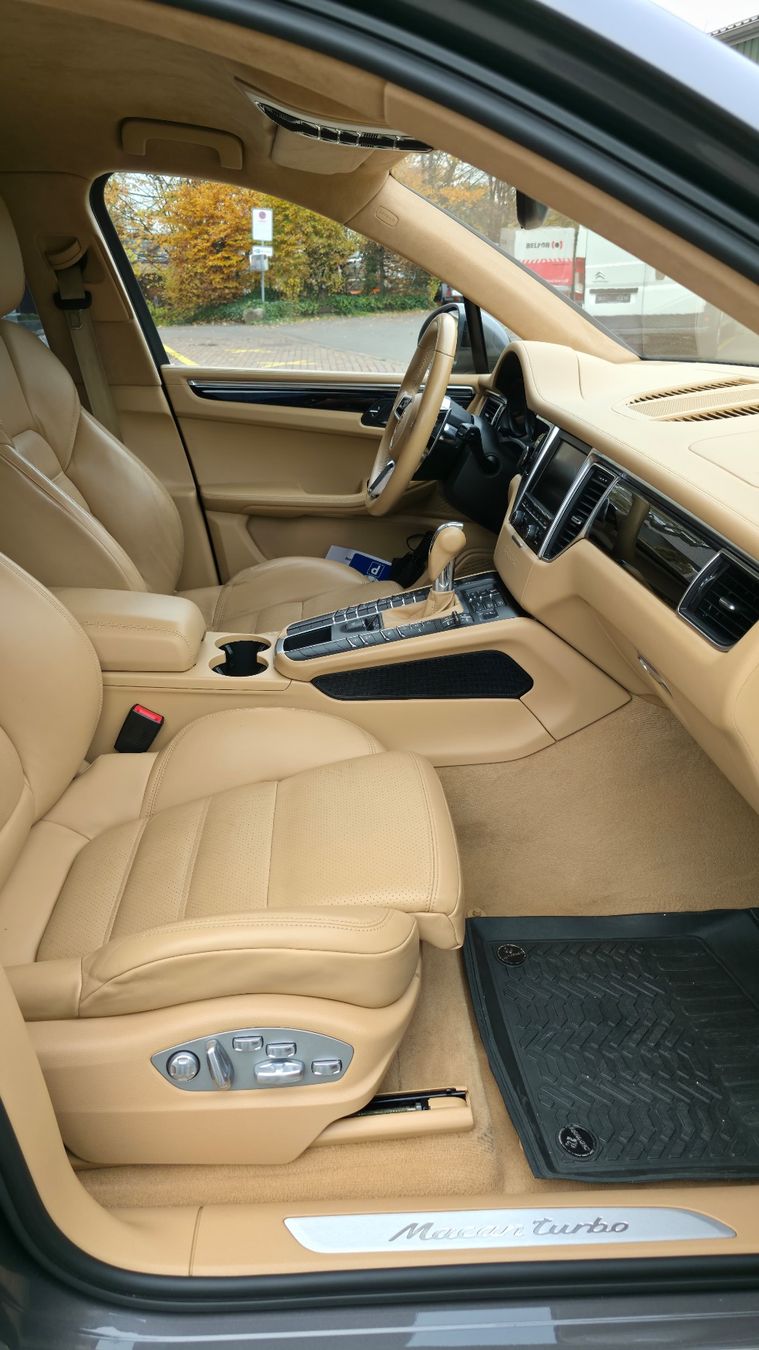 Porsche Automobili: Porsche Macan Turbo – Usato da Dübendorf venduto da raaadi 7