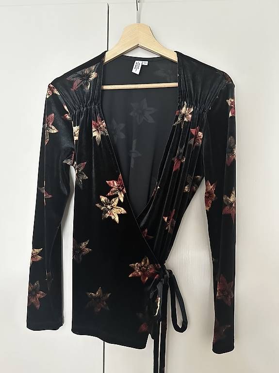 Vestes: Cardigan cache-coeur fleuri – D'occasion à Bern par hal_898q