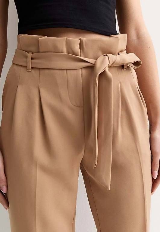Hosen: Feine Beige Stoffhose Grösse 8 – Gebraucht aus Zürich von bit_kjw5