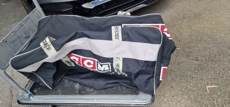 CCM Sporttasche Eishockey Tasche Schwarz Rot gebraucht