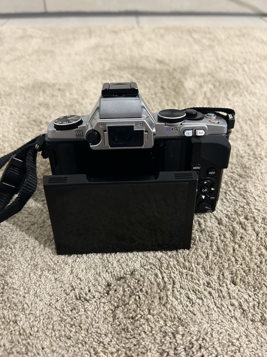 Olympus Kamera: Olympus OM-D E-M5 Camera Silver and Black – Gebraucht aus Oberengstringen von ere_5yyr 2