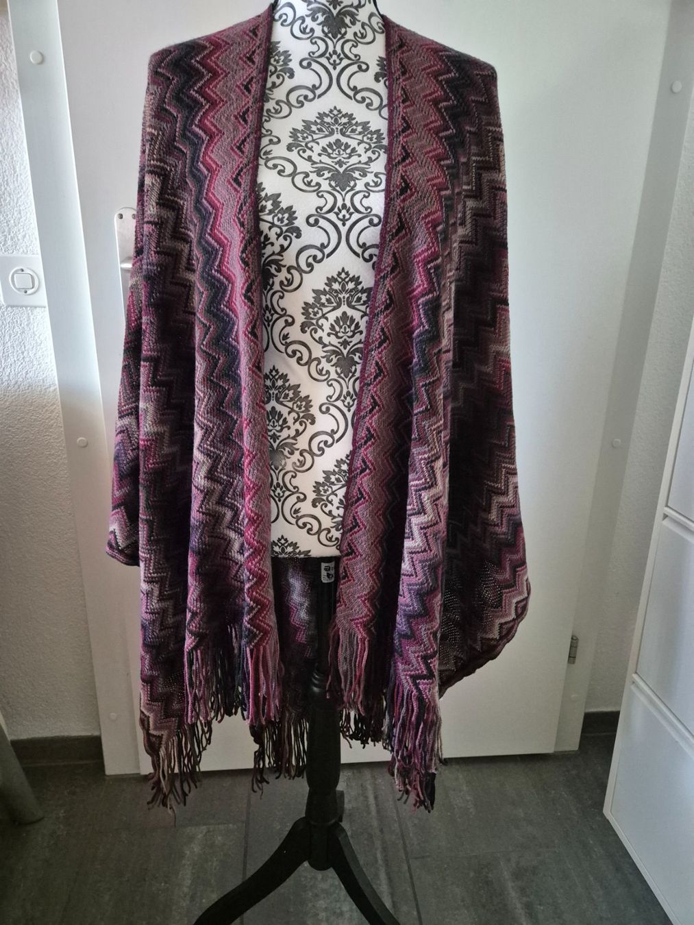 Bolero: Poncho gestrickt – Usato da Thalwil venduto da Briscolina
