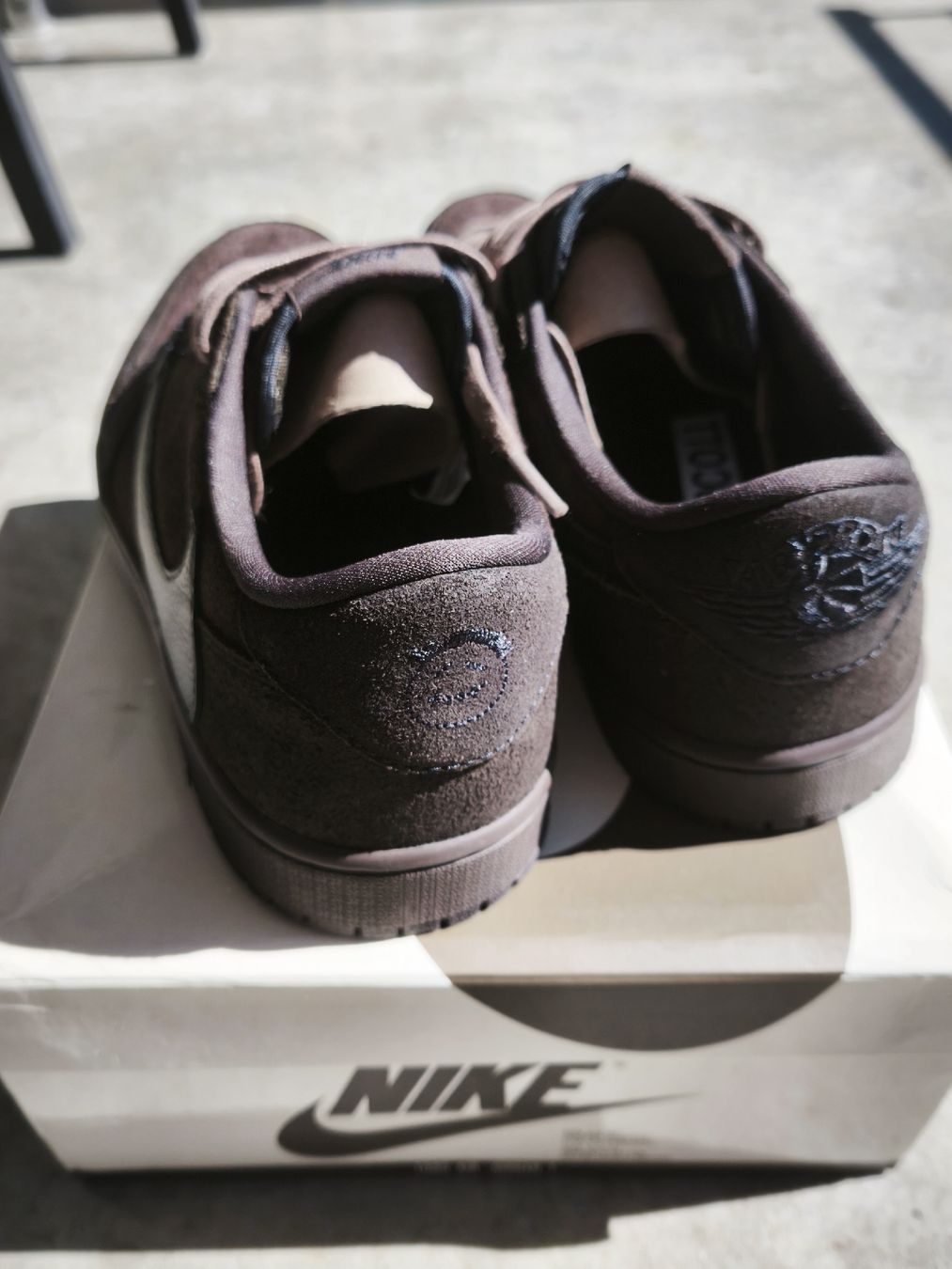 Jordan Herrenschuhe: Jordan 1 low Travis Scott velvet brown – Neu (gemäss Beschreibung) aus Zofingen von VolNa 2