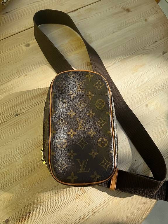 Louis Vuitton Borse: Orginal Louis Vuitton cross Body – Usato da Männedorf venduto da mariadelrocioeberle 1