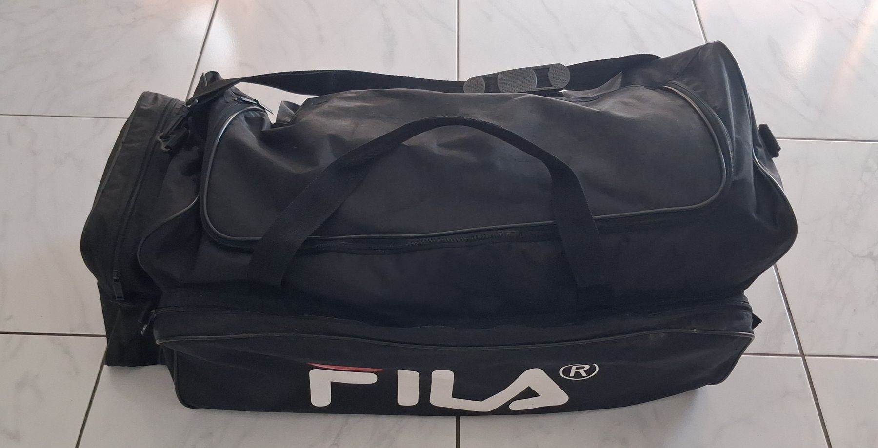 Fila Borse: Sporttasche FILA – Nuovo (secondo la descrizione) da Rotkreuz venduto da schweizerin72