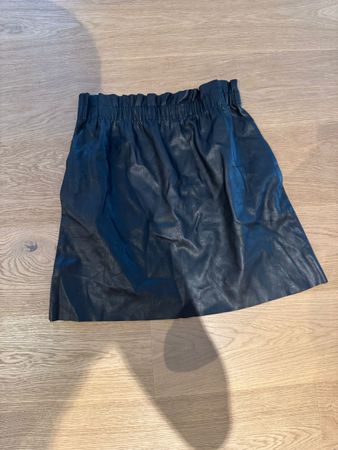 Schwarzer Zara Lederrock, Grösse M