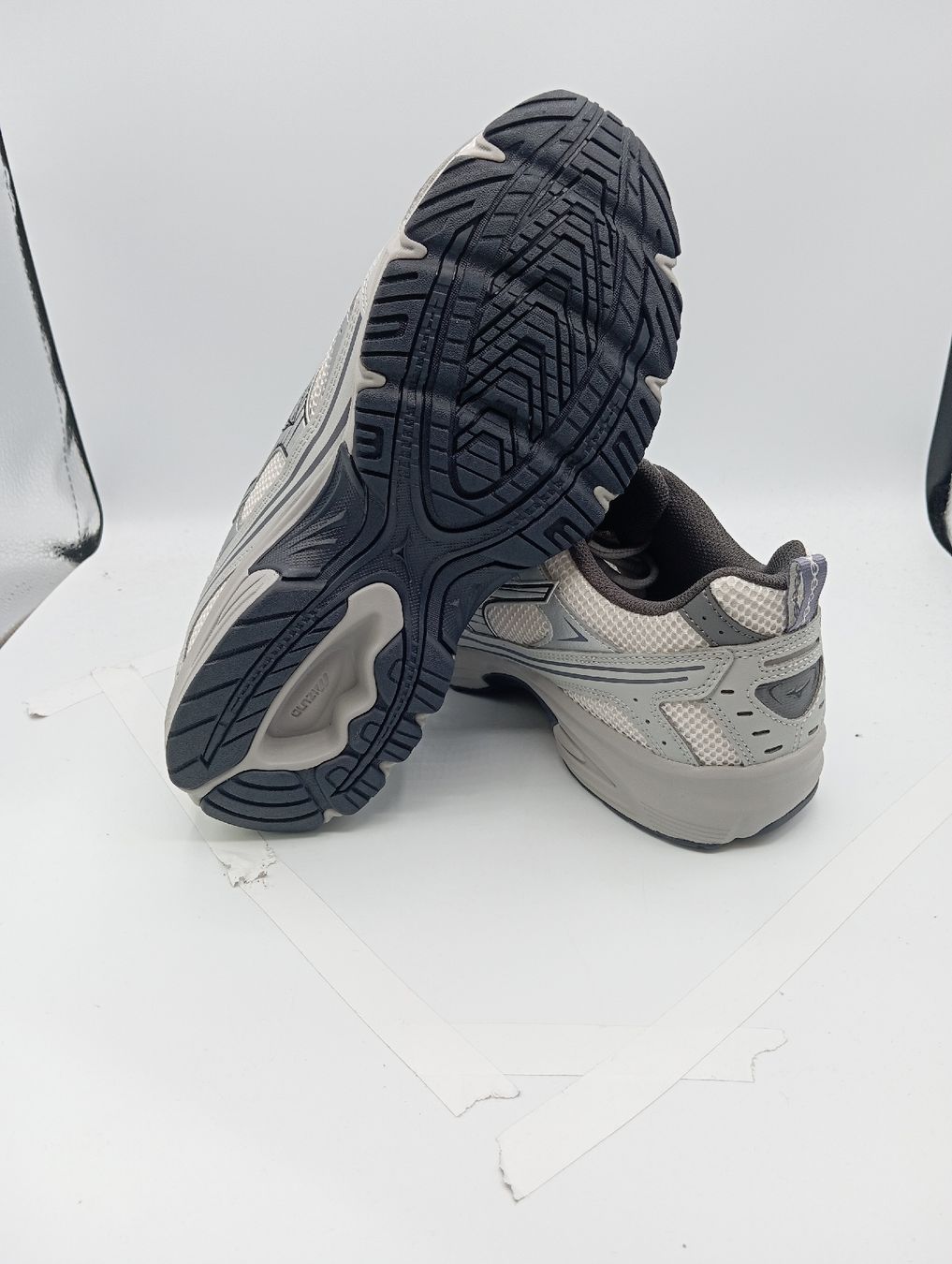 Mizuno Scarpe da uomo: Mizuno MXR (EU38) – Nuovo e nell'imballaggio originale da Schaffhausen venduto da outlez 6