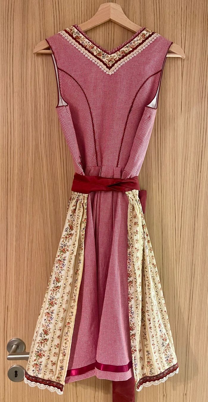 Costumes: Krüger Dirndl Größe 38 – D'occasion à Zürich par lea_ngv7 1