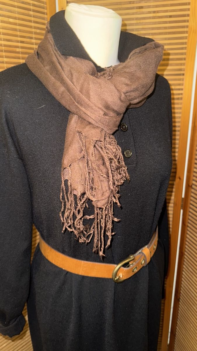 H&M Kleider: Kleid H&M, aus Wolle, ca. 40 – Gebraucht aus Gümligen von morticiaaddams 2