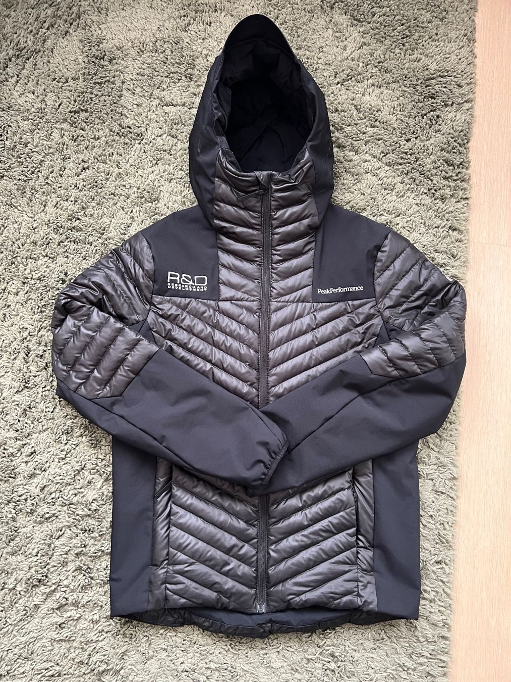 Peak Performance Giacche: Peak Performance R&D Jacke schwarz Grösse S – Nuovo (secondo la descrizione) da Langnau am Albis venduto da olimrt