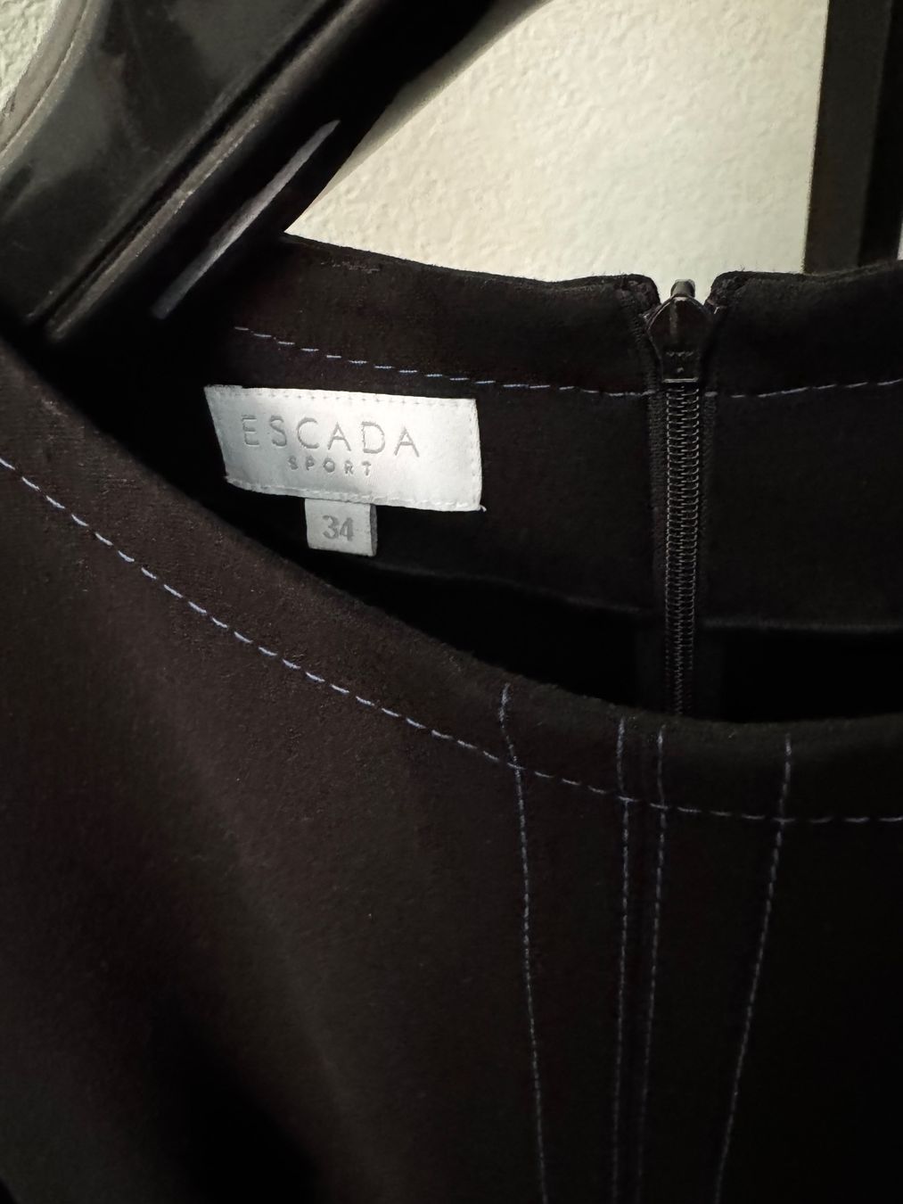 Escada Kleider: Robe noire ESCADA mi-longue – Neu (gemäss Beschreibung) aus Echichens von unideks 3