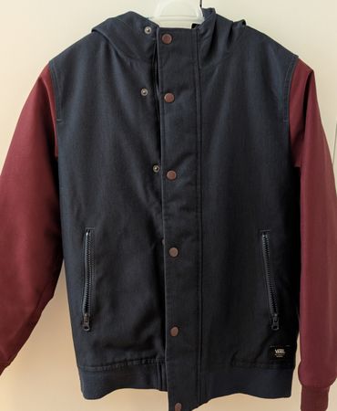 Vans Jacke mit Kapuze schwarz bordeaux neuwertig