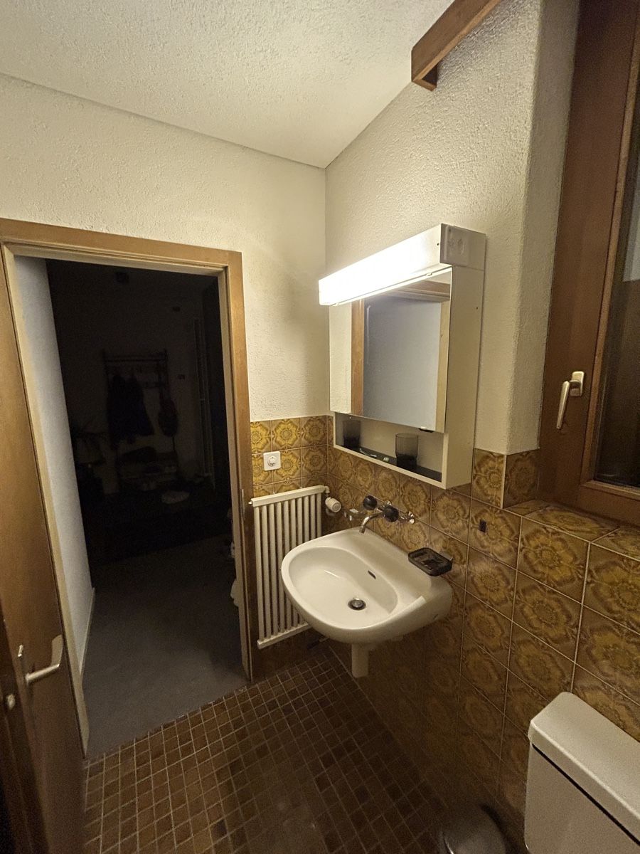 WC: WC Möbel (Spiegelschrank, Toilette, Lavabo) – Usato da Reitnau venduto da timlaeubli 2