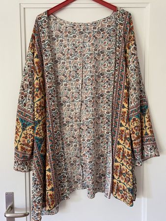 Sommer Kimonobluse mit Blumenmuster - Grösse M/L- Top Zustan