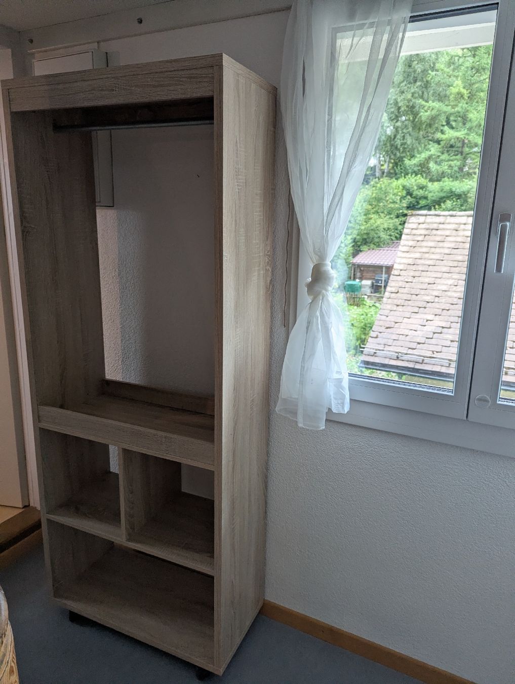 Porte manteau: Kleiderständer / Garderobe auf Rollen – Eichenoptik – D'occasion à St. Gallen par mic_6g5v