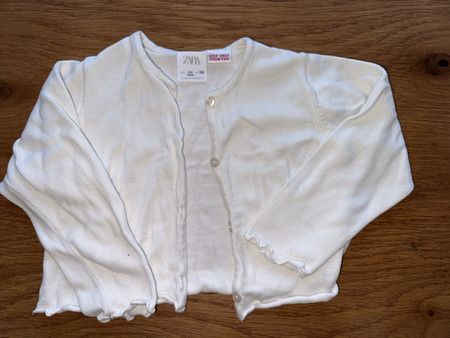 Zara Strickjacke, Gr. 104weiss, Top Zustand!