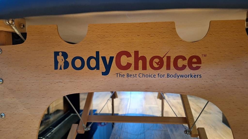 Chaises longues: GRATIS - Klappbare Massageliege – D'occasion à Bettlach par ellen_14 2