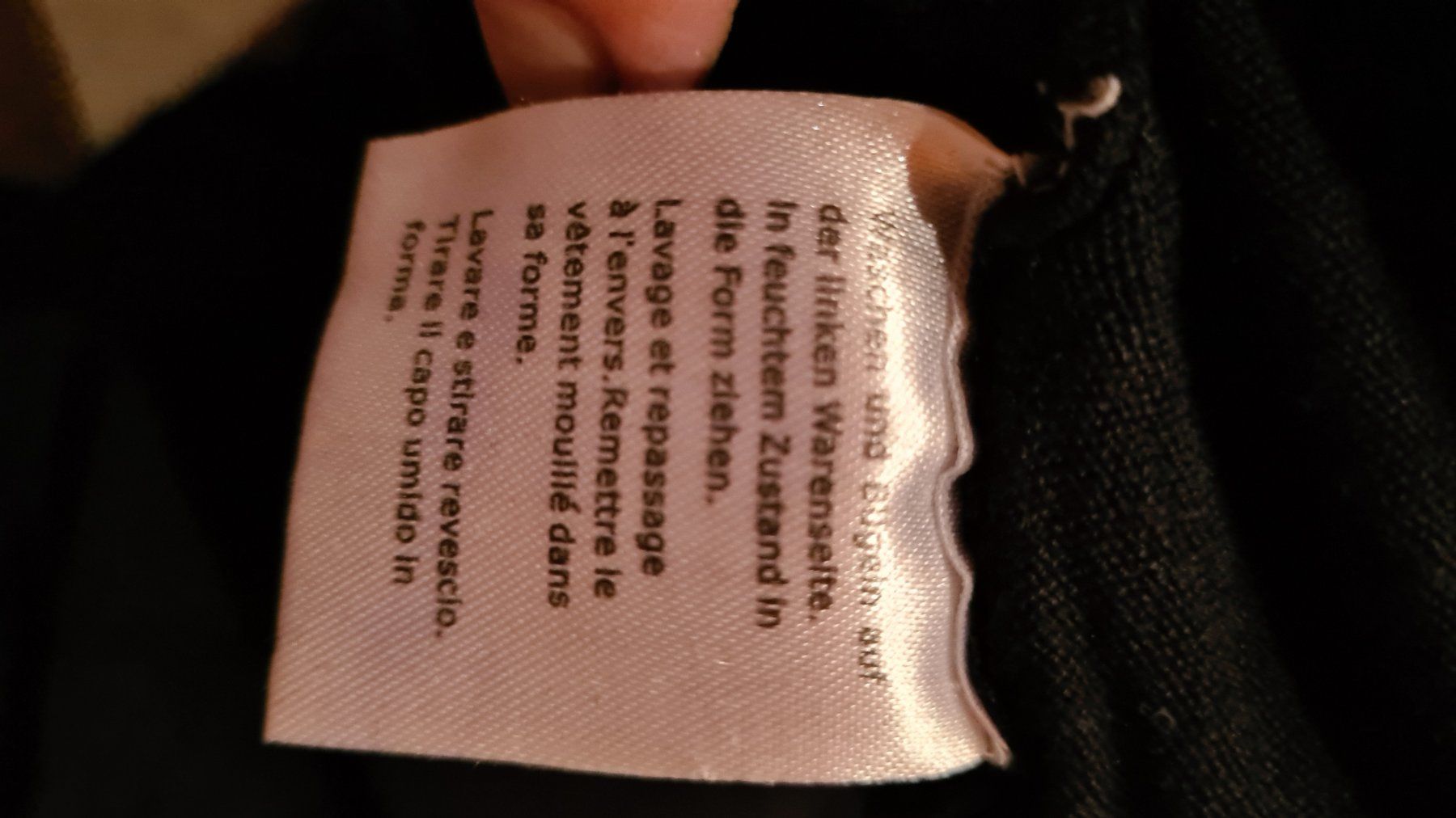 Maglioni & Felpe: Mega cooles Pulli gr.m schwarz – Usato da Ferden venduto da jemyce 7
