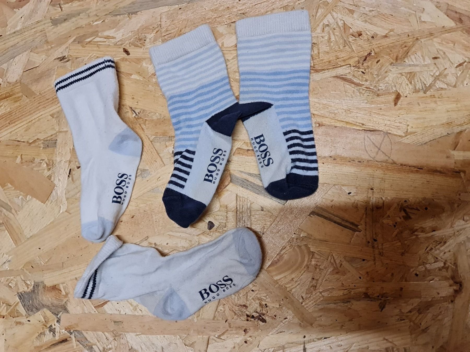 Socken für Kinder: Baby Hugo Boss Socken – Neu (gemäss Beschreibung) aus Berg TG von lisboa.sky