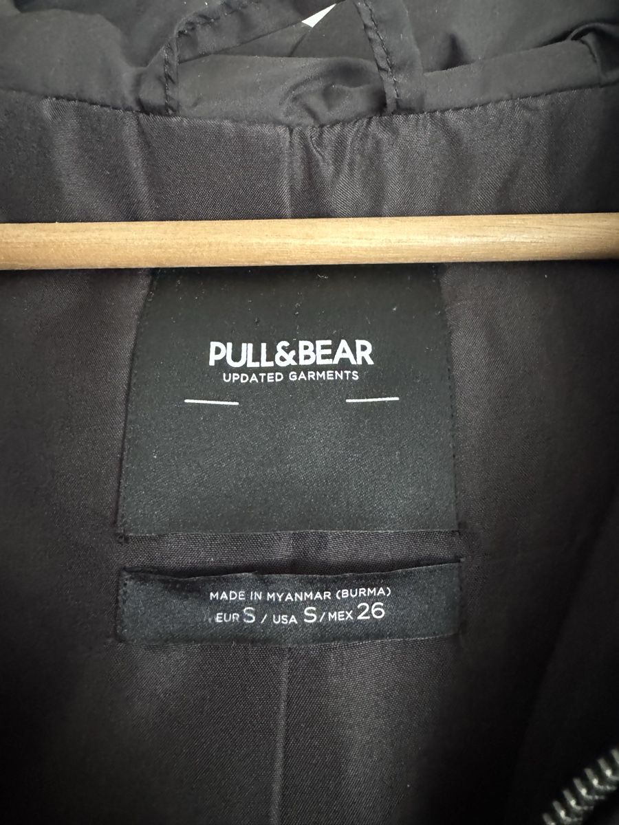 Pull&Bear Gilet & Giacche senza maniche: Pull&Bear Steppweste schwarz mit Kapuze Grösse S – Nuovo (secondo la descrizione) da Altendorf venduto da kristina_sophia 1