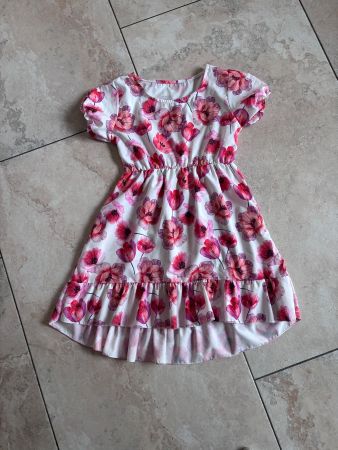 Sommerliches Blumenkleid, Grösse 146/152, Top Zustand!