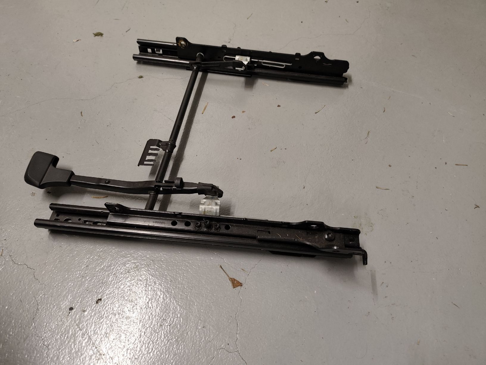BMW Tutti pezzi di ricambio auto: BMW Mechanische Sitzschiene – Usato da Baar venduto da Pascal1339
