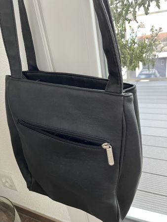 Schicke schwarze Schultertasche Damen Handtasche NEUwertig