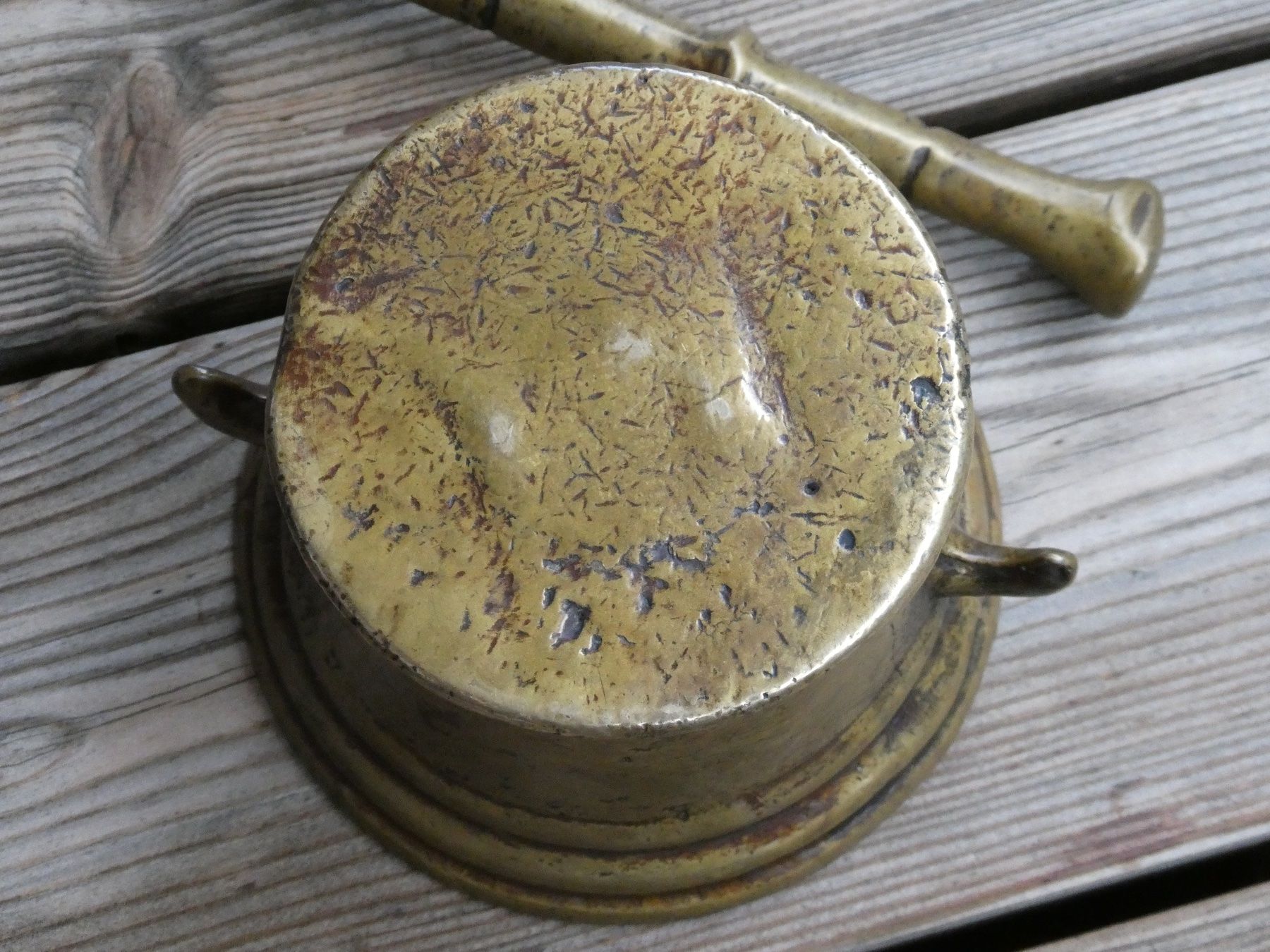 Altro per cucinare: antiker kleiner Bronzemörser mit Stössel – Usato da Lüchingen venduto da Eeizo 7