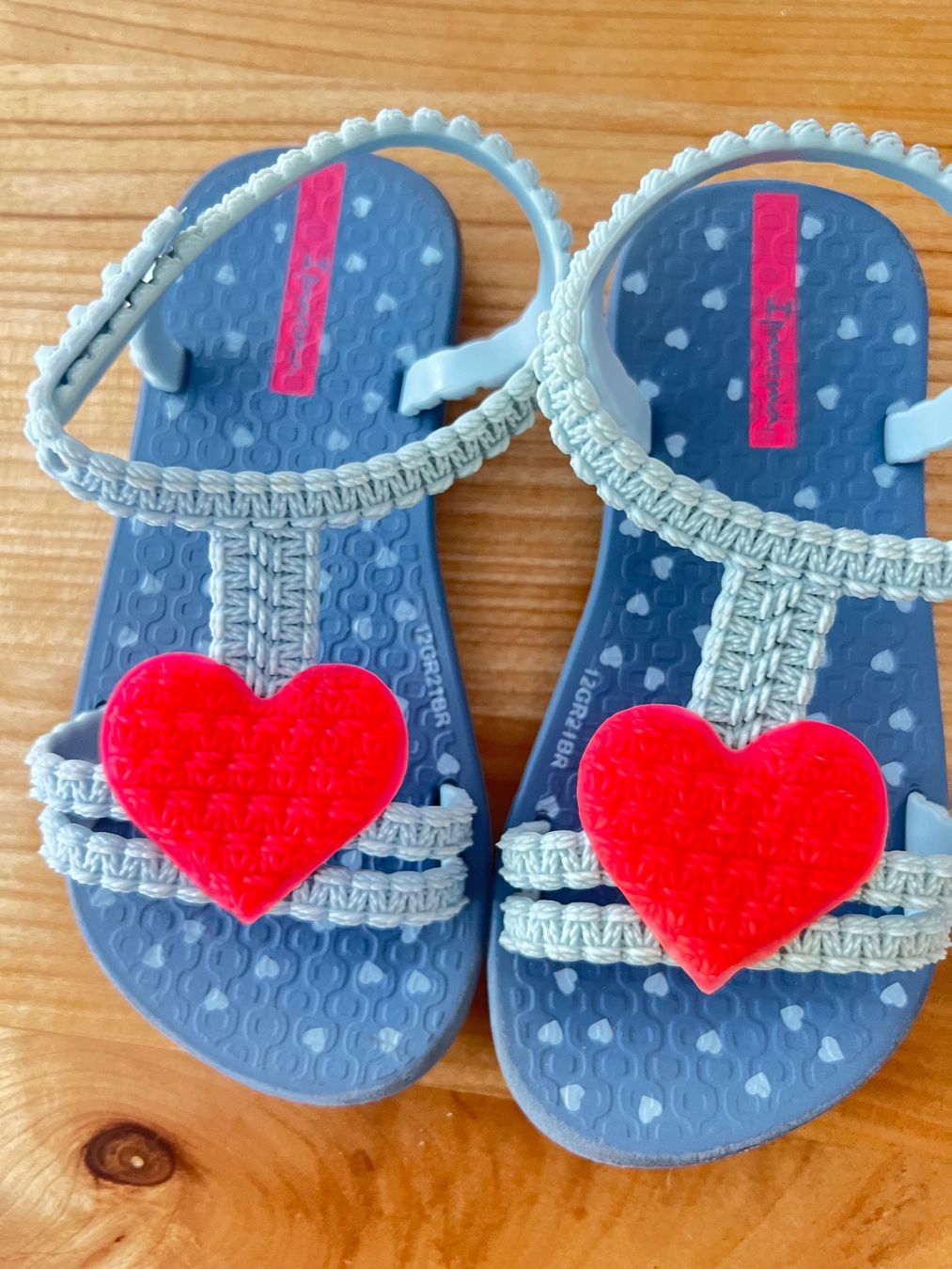 Schuhe für Mädchen: Ipanema Sandalen, hellblau mit Herz, Grösse 22/23 – Gebraucht aus Zürich von klily