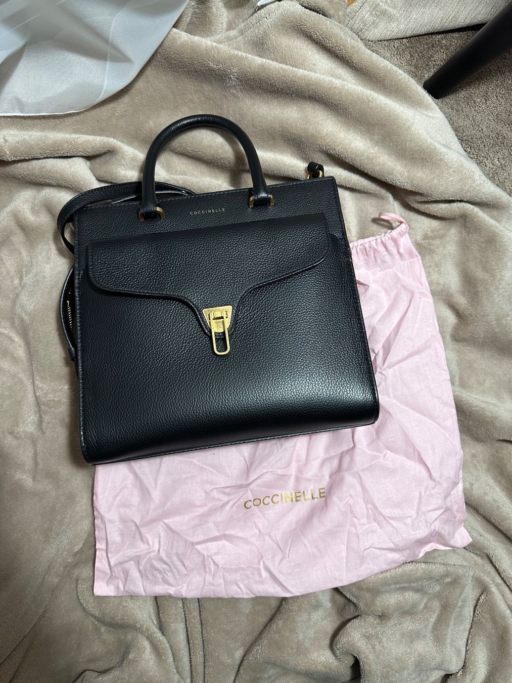 Coccinelle Borse da donna: Coccinelle tasche – Nuovo e nell'imballaggio originale da Winterthur venduto da LeLe0606