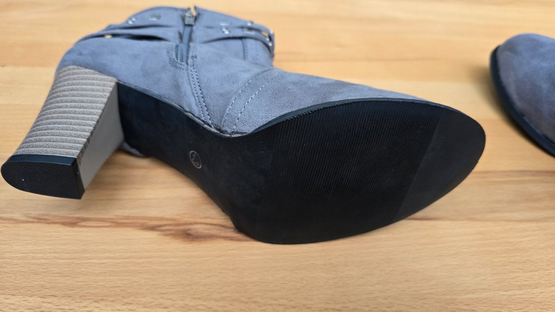 Scarpe da donna: Stiefeletten Grau 41 Neu – Nuovo (secondo la descrizione) da Winznau venduto da johny_wayne 6