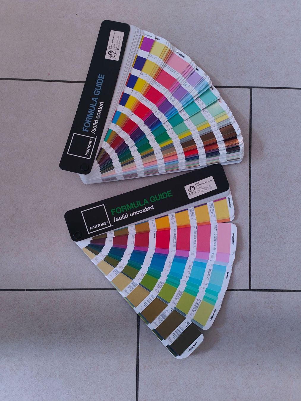 Peintures: Pantone Formula Guide Farbfächer – Solid Coated & Uncoated – D'occasion à Beinwil am See par stern_66 2