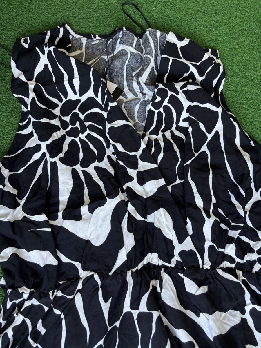 Kleider: Kleid gr.M Neu – Neu (gemäss Beschreibung) aus Zug von Biki72 1