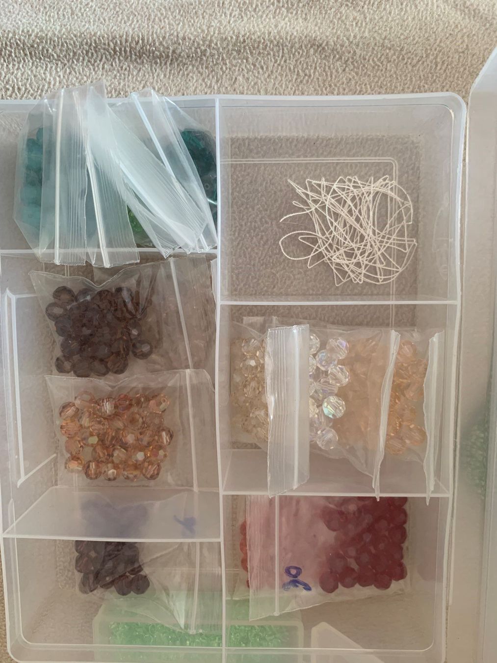Swarovski Catenine: Swarovski Kristallbeads mit Kisten – Nuovo (secondo la descrizione) da Küsnacht ZH venduto da sabinamari 1