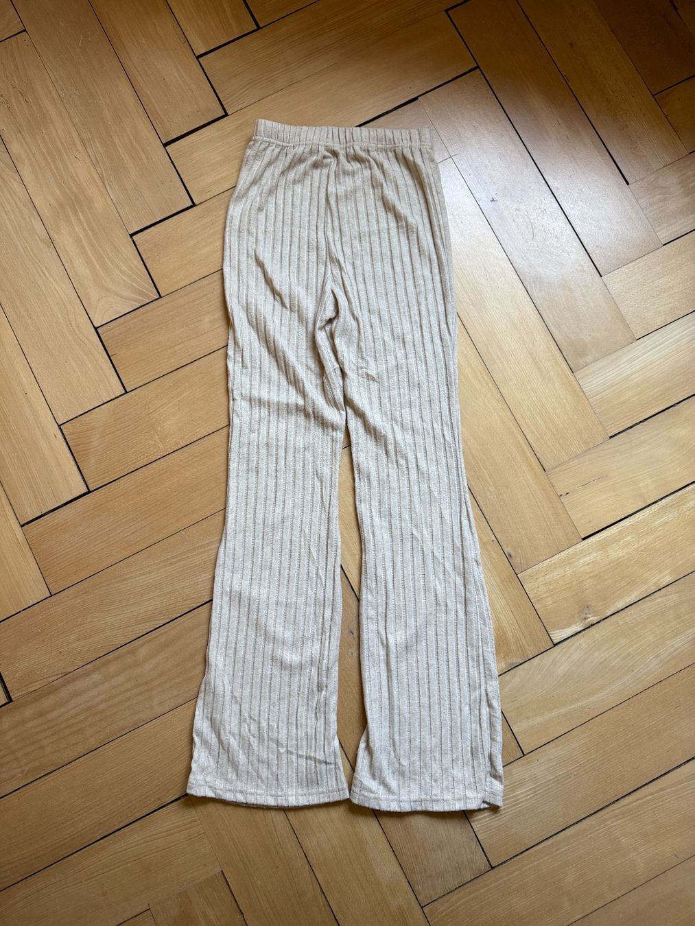 Shein Lotti di vestiti: Zweiteiler beige kuschelig (Pulli + Hose) 34 – Usato da Zürich venduto da Diazaio 1