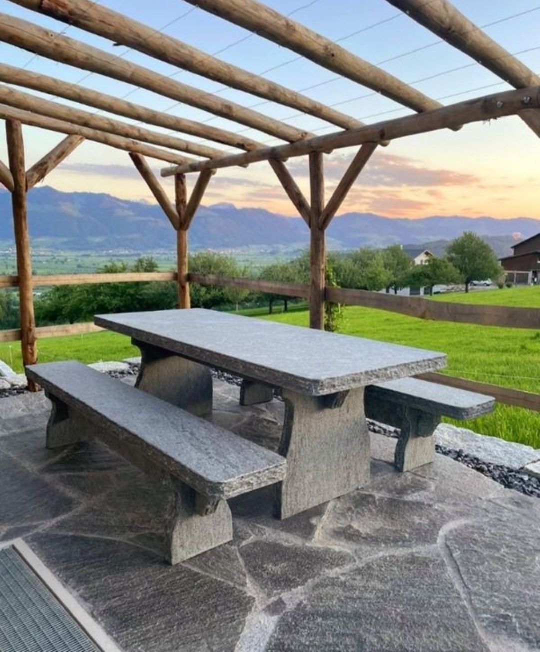 Set di tavolo e panche: Tavolo e panche in granito per esterno - Giardino – Nuovo e nell'imballaggio originale da Riveo venduto da LafranchiJoy 1