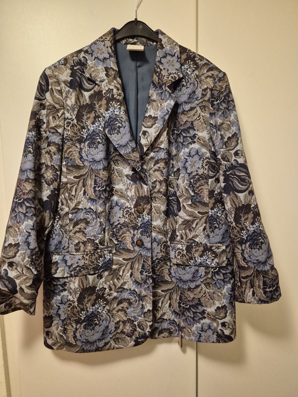 Giacche: jacke – Usato da Luzern venduto da luzri