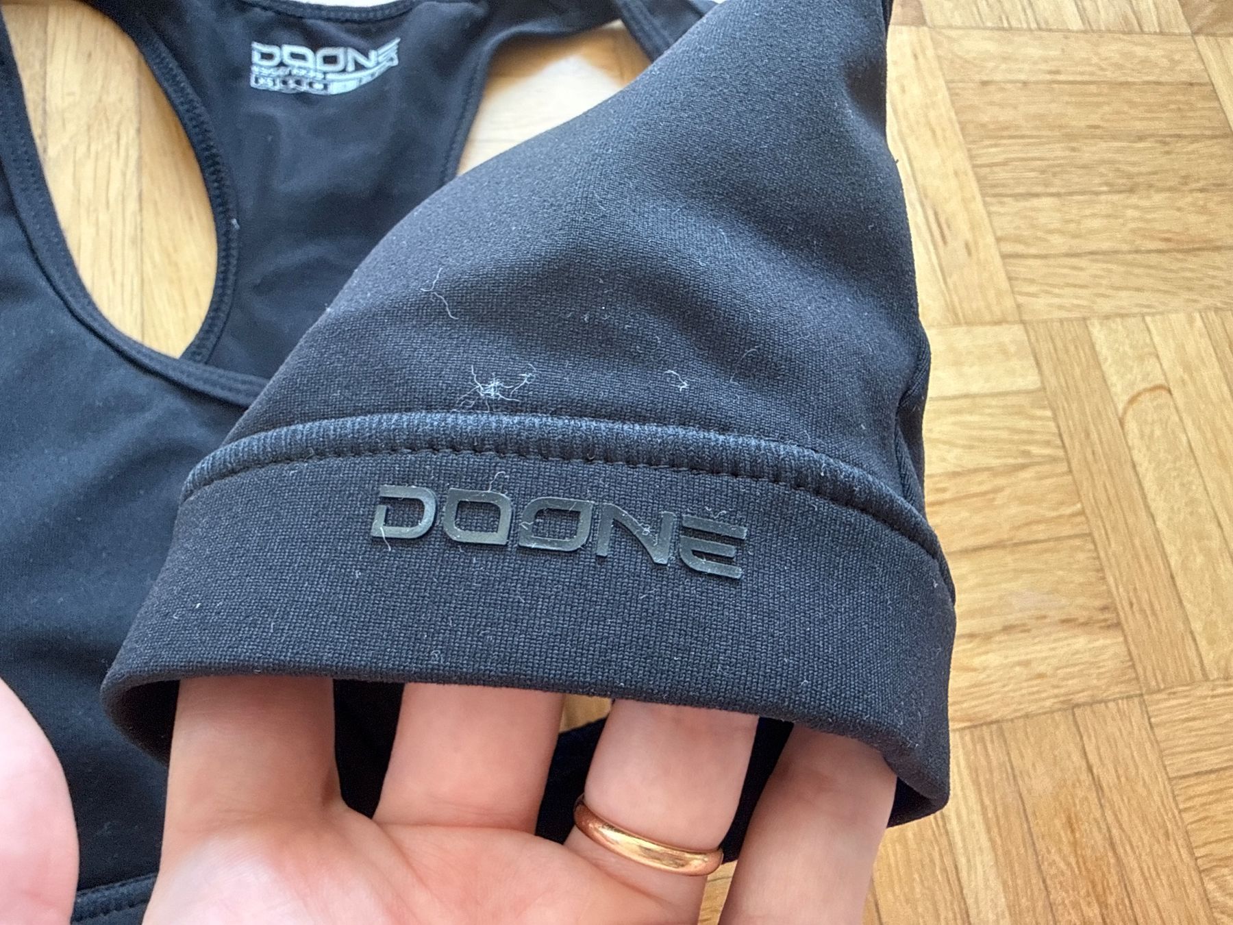 Top: DOONE Sport Oberteil M – Usato da Horgen venduto da linuxrp 2