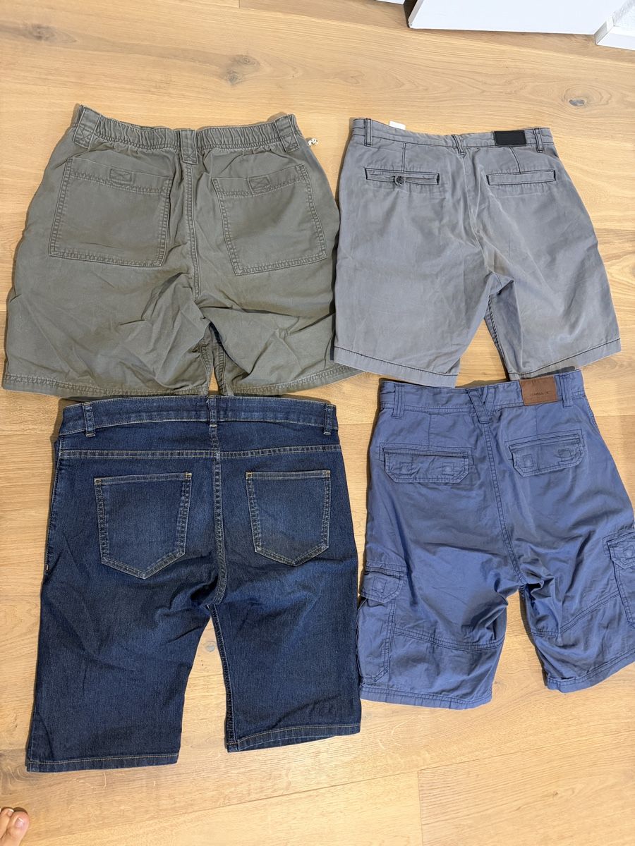 Pantaloni: Shorts Herren einzeln zu kaufen – Usato da Neftenbach venduto da Sunnystreet 1