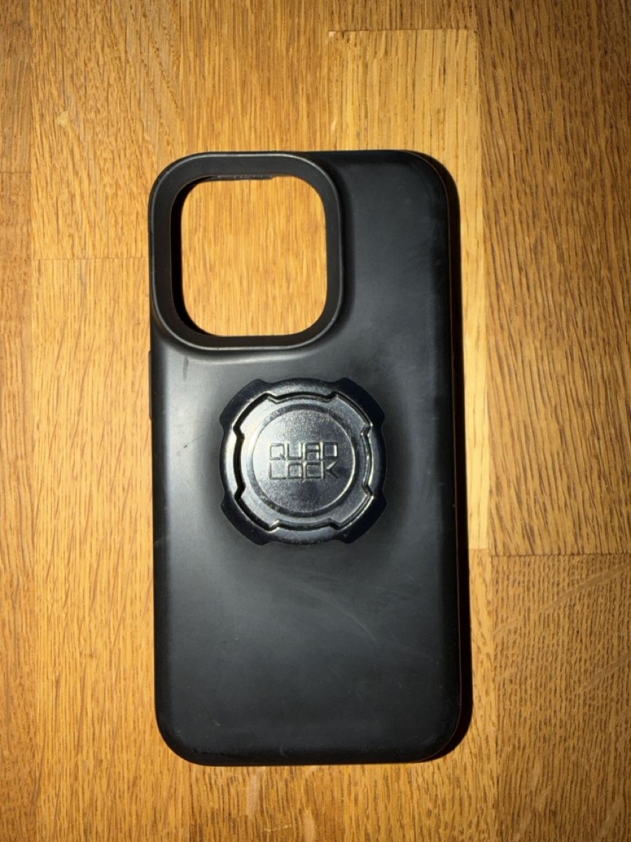 Quad Lock Coques & Protection écran: Quad Lock iPhone 14 Pro Hülle – D'occasion à Zürich par bsch1234 1