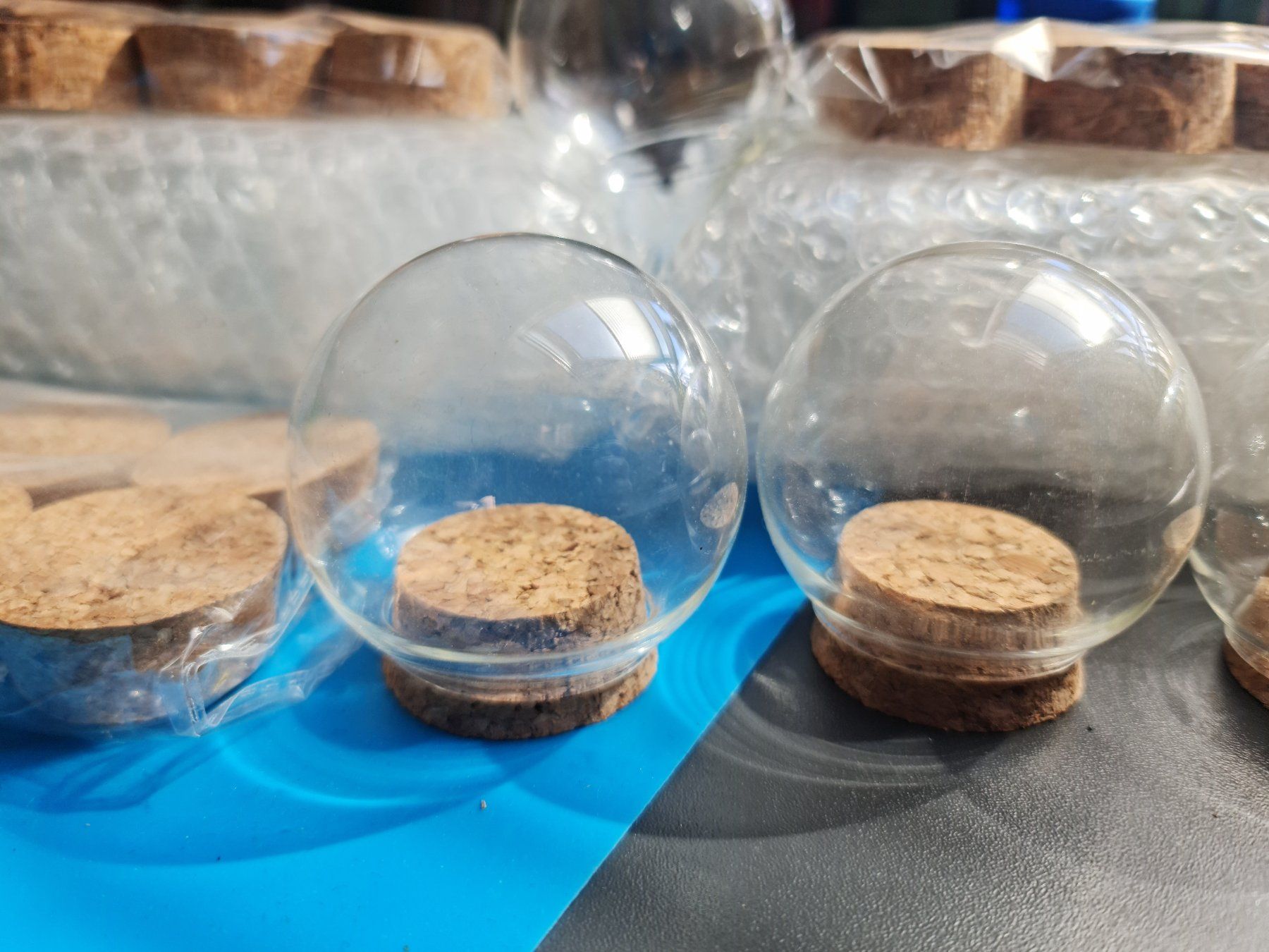 Toutes les décorations: 16 Kugeln mit Korkdeckel – Neuf avec emballage d'origine à Turbenthal par SiBra77