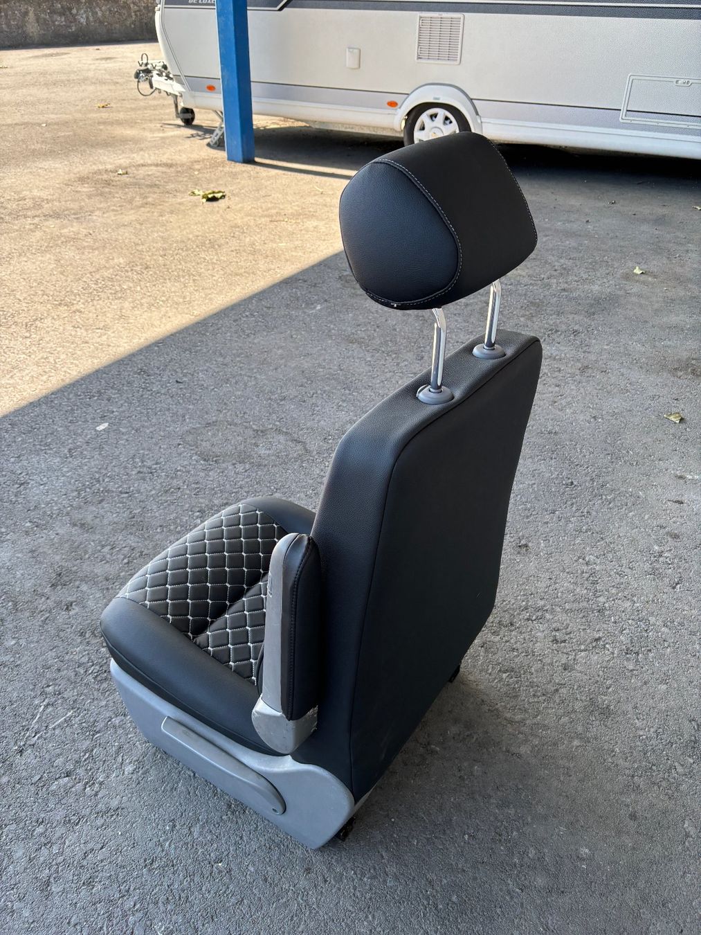 VW Tutti pezzi di ricambio auto: VW T5 Fahrersitz – Usato da Gams venduto da mir_n5kk 6