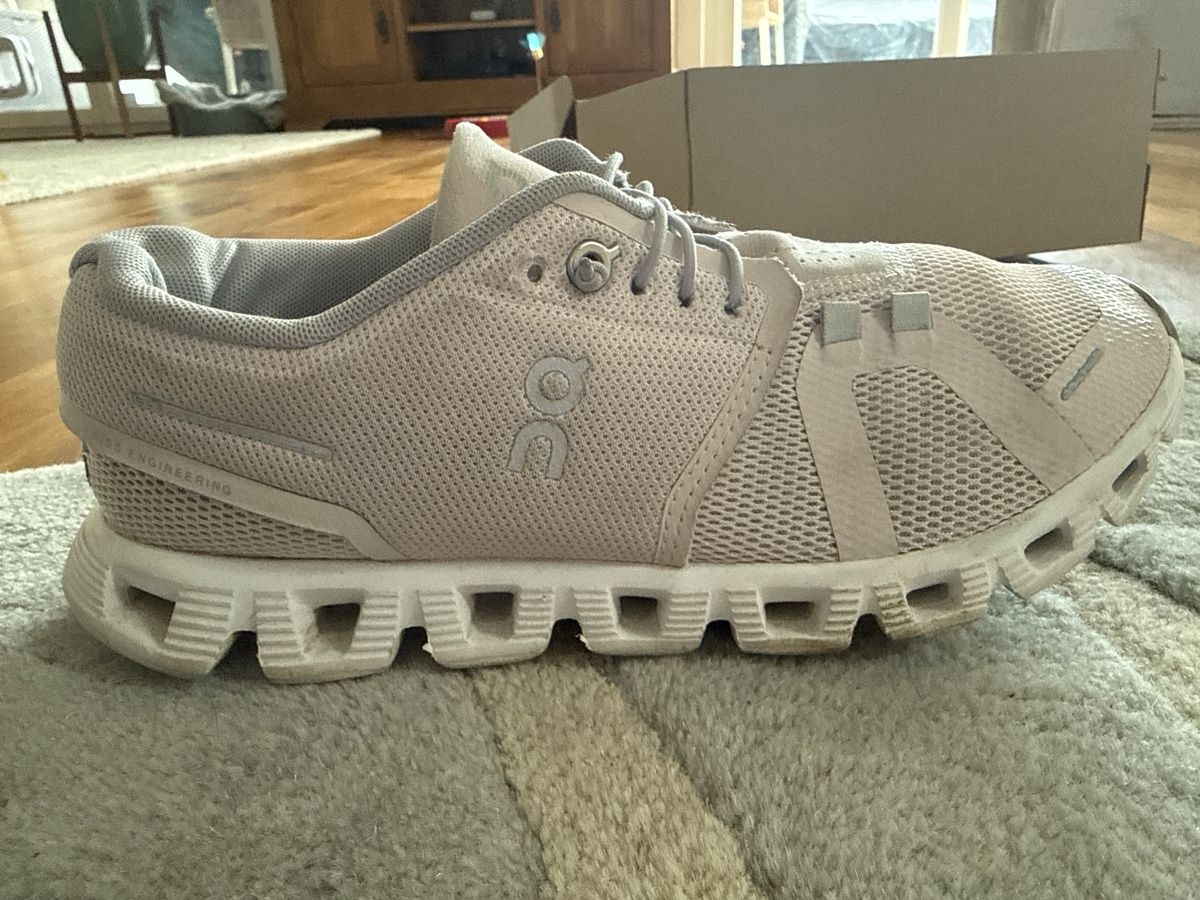On Chaussures femmes: On trainer size EU39 – D'occasion à Richterswil par lin_d6tp 2