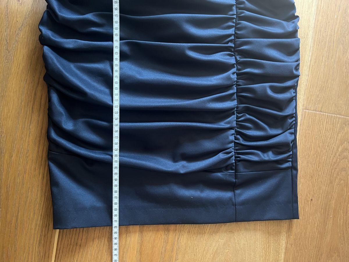Vestiti: Luxus-Abendkleid, dunkelblau, Gr. 36 mit Raffungen – Usato da Wädenswil venduto da Iana32 5