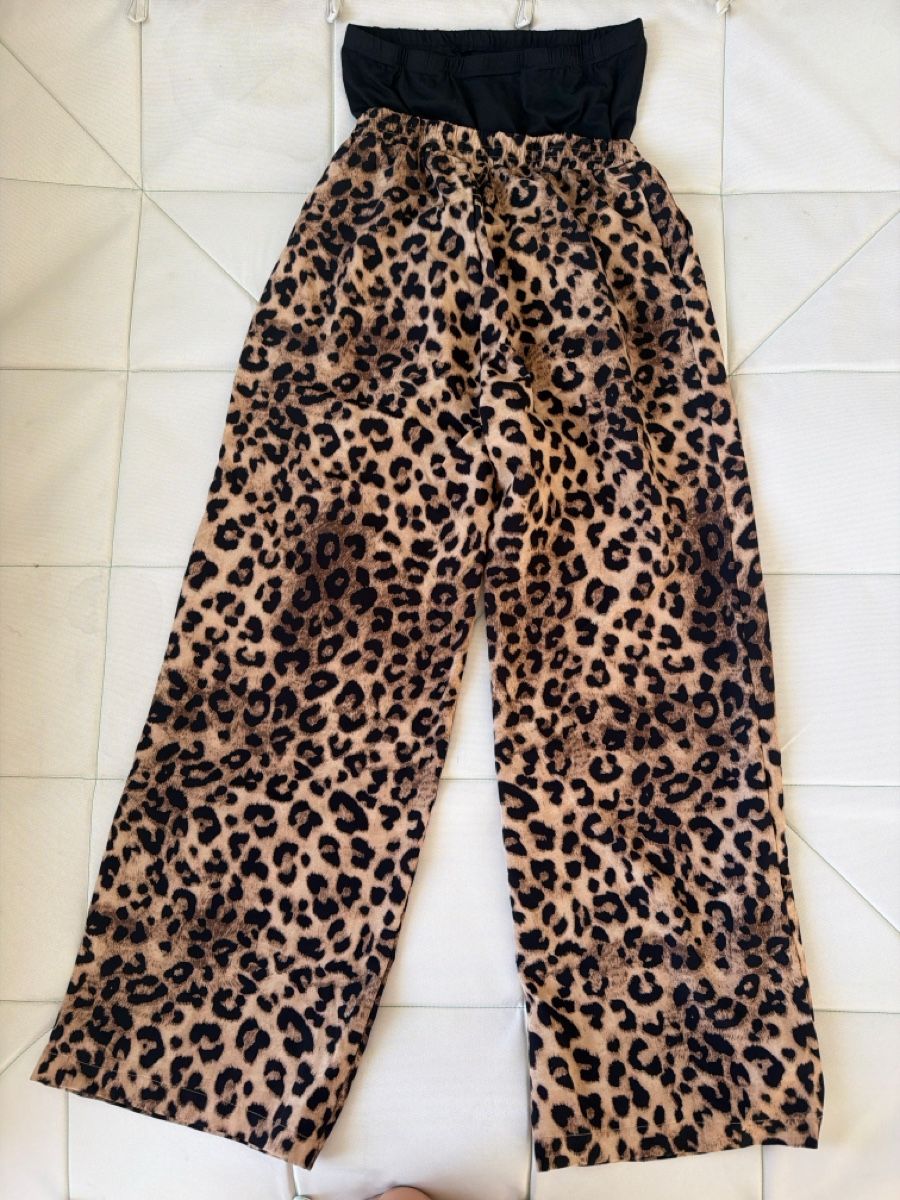 Pantaloni: Pantalon de grossesse léopard taille XS-S – Nuovo (secondo la descrizione) da Yverdon-les-Bains venduto da elm_6wld 1