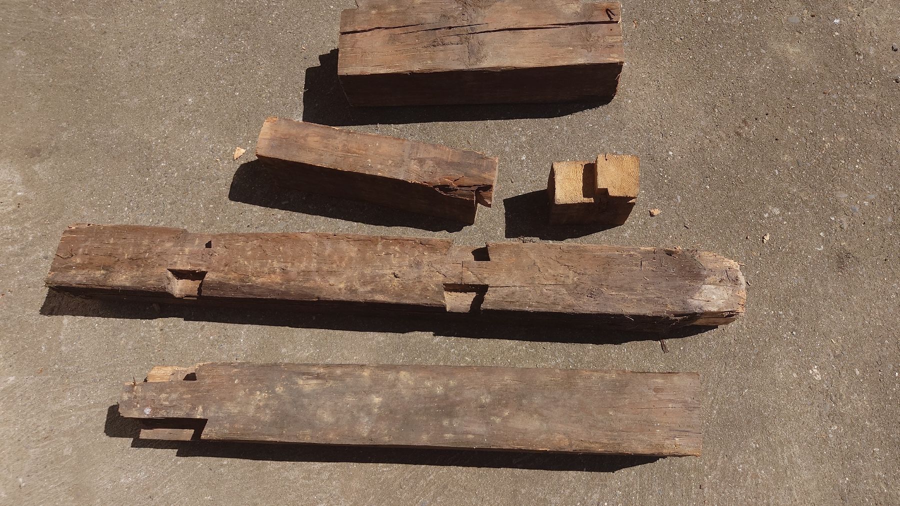 Articoli in legno: div. Altholz Balkenteile ca. 1837 – Usato da Gersau venduto da Held12