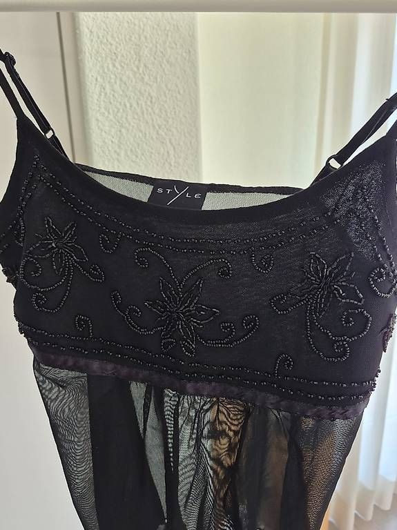 Tops: Top mit Perlenstickerei schwarz - Style – Gebraucht aus Wil SG von sus_959d 1