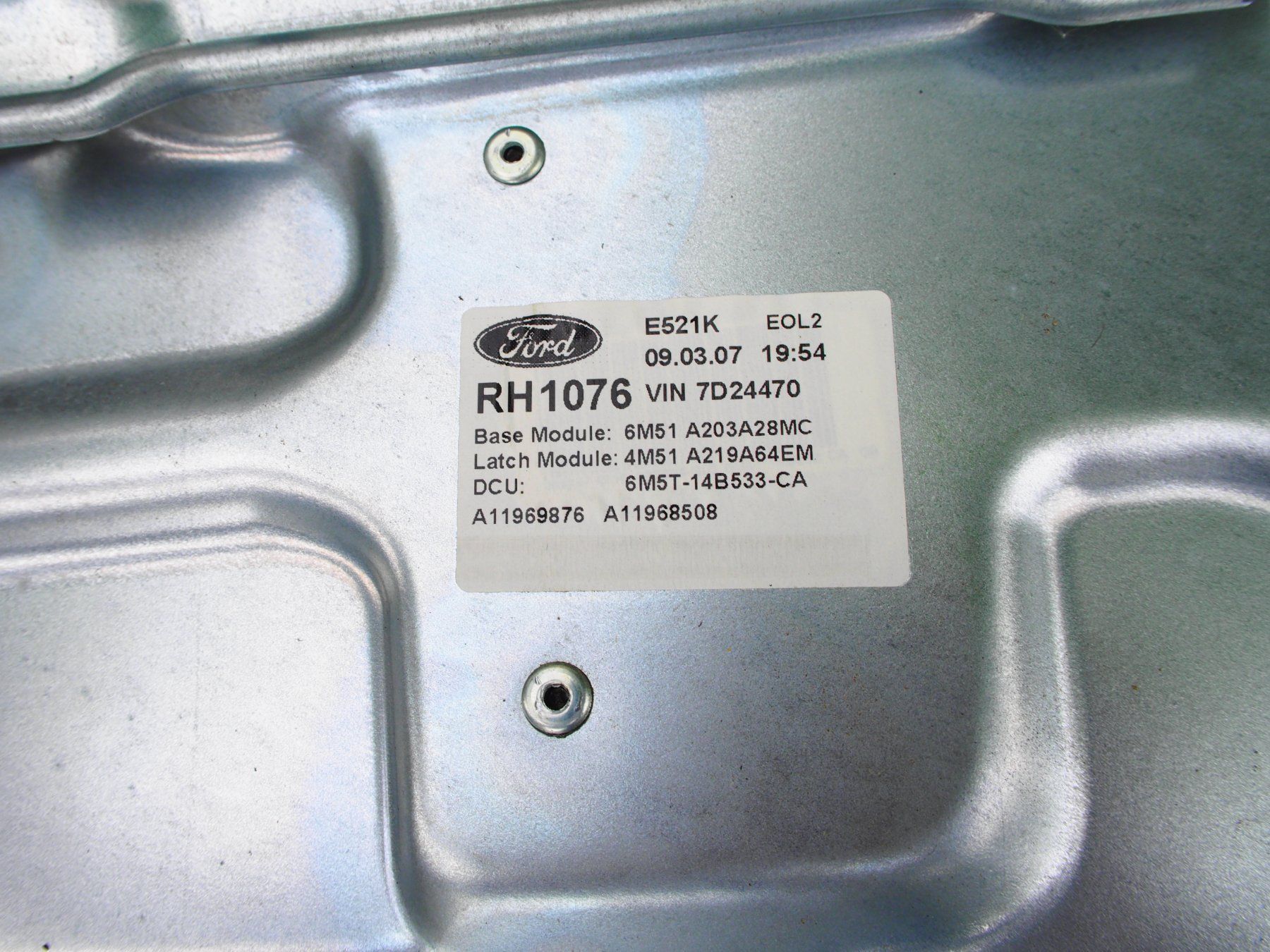 Ford Tutti pezzi di ricambio auto: Lève vitre Ford Focus 2007 et autres – Usato da Meyrin venduto da SRkaem 2