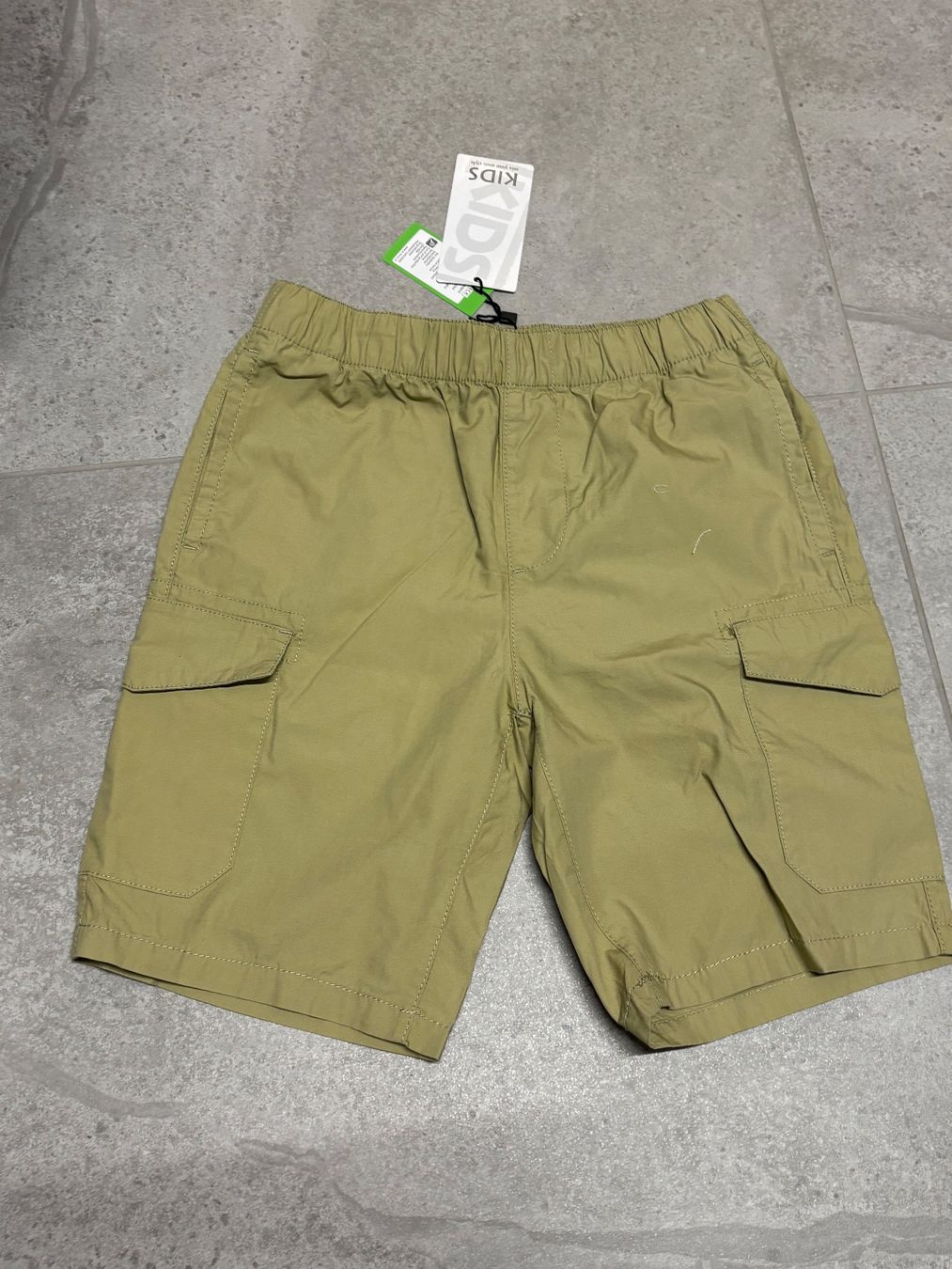 Pantaloni: Shirt neuf 134 – Nuovo (secondo la descrizione) da Salvenach venduto da gwenwywar